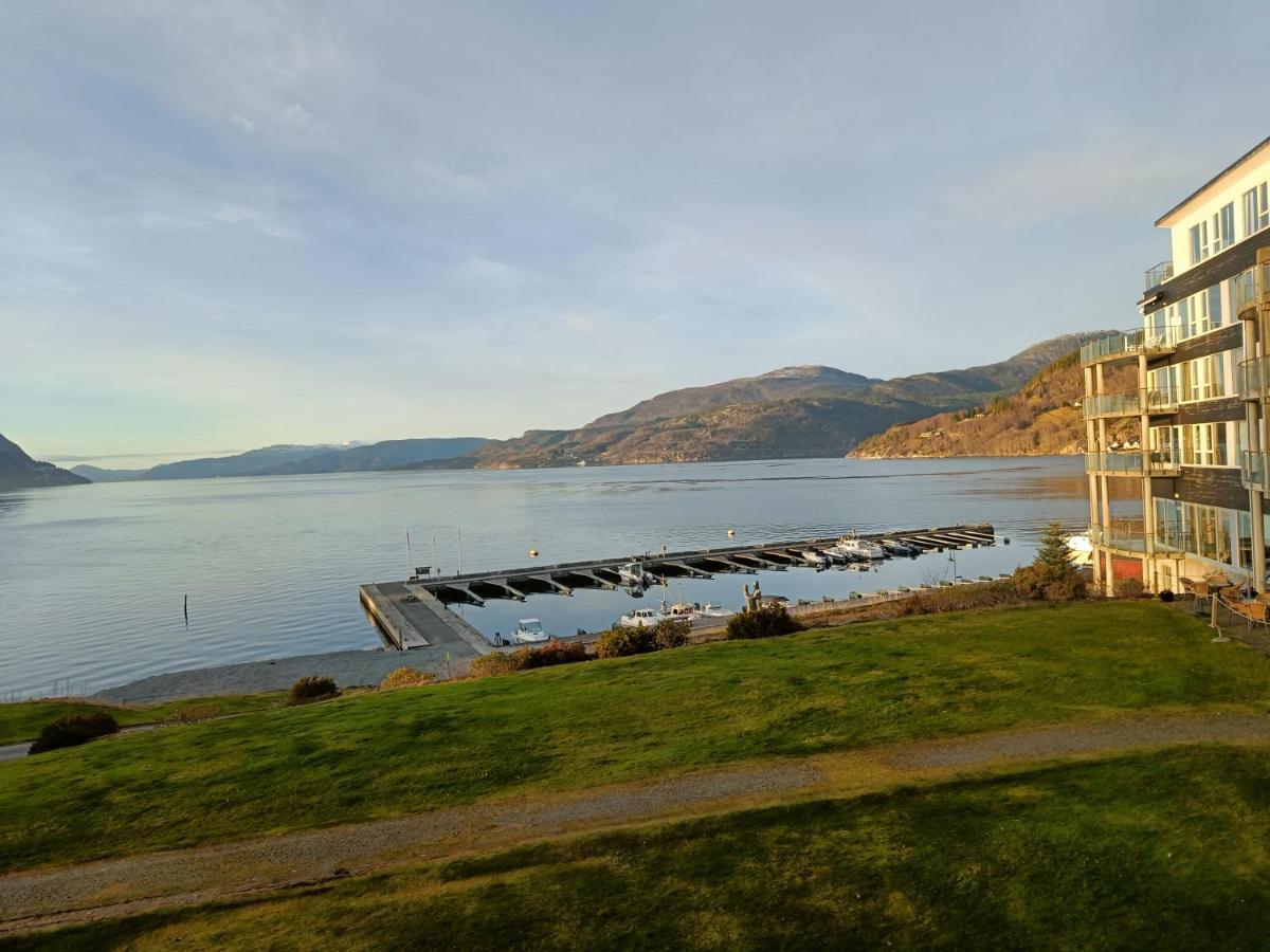 Smaken Av Ryfylke Event As Overnatting, Bygningen Drives Ikke Som Hotell Hjelmeland 外观 照片