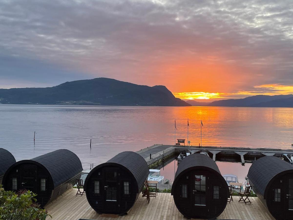 Smaken Av Ryfylke Event As Overnatting, Bygningen Drives Ikke Som Hotell Hjelmeland 外观 照片