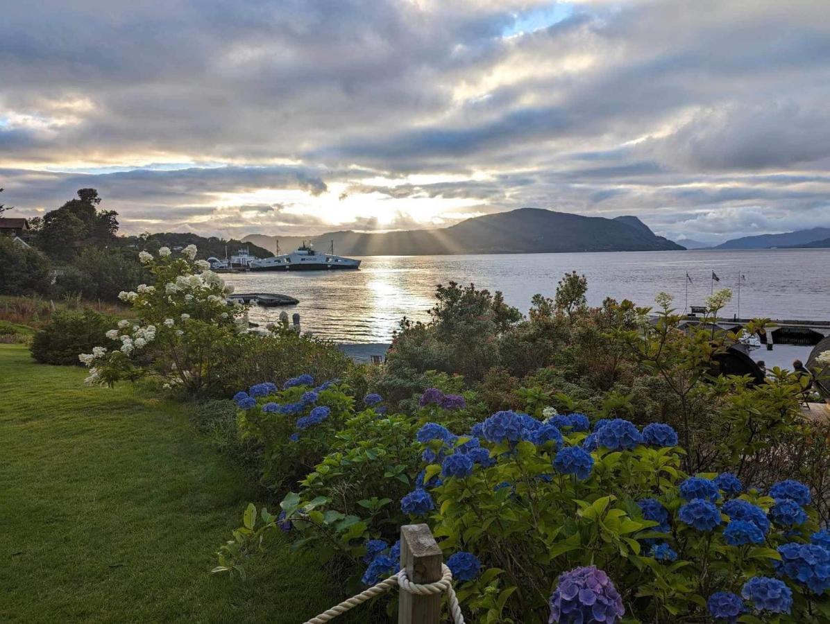 Smaken Av Ryfylke Event As Overnatting, Bygningen Drives Ikke Som Hotell Hjelmeland 外观 照片